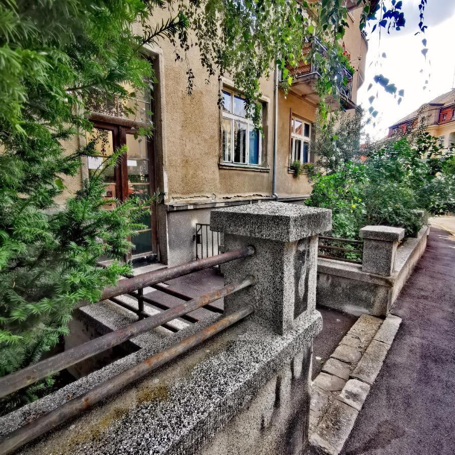 Cozyhome The Castle Apartment - Spacious, Quiet, High Ceiling Bratislava Dış mekan fotoğraf