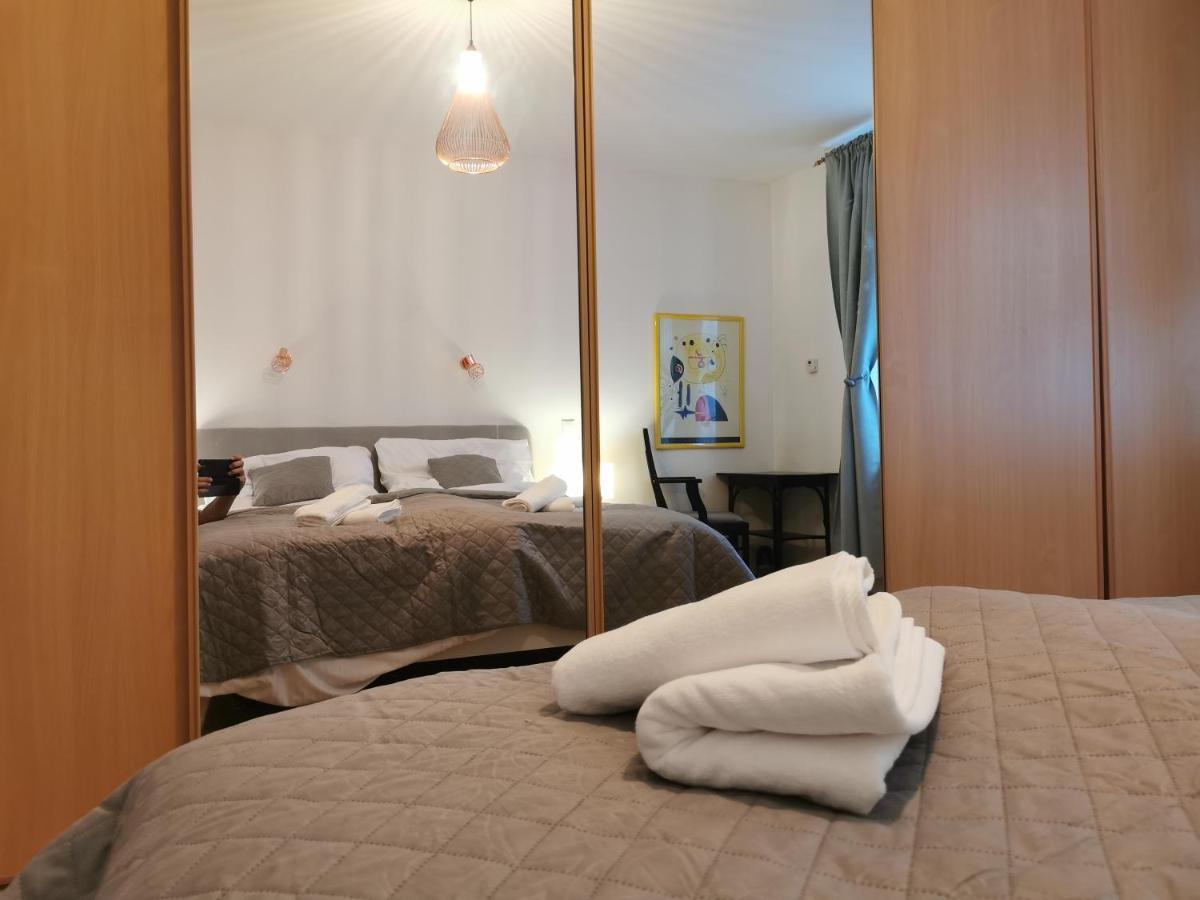 Cozyhome The Castle Apartment - Spacious, Quiet, High Ceiling Bratislava Dış mekan fotoğraf