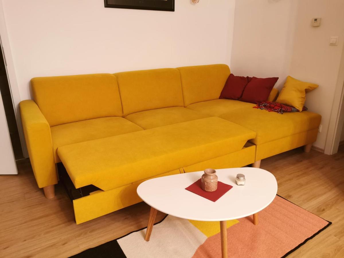 Cozyhome The Castle Apartment - Spacious, Quiet, High Ceiling Bratislava Dış mekan fotoğraf