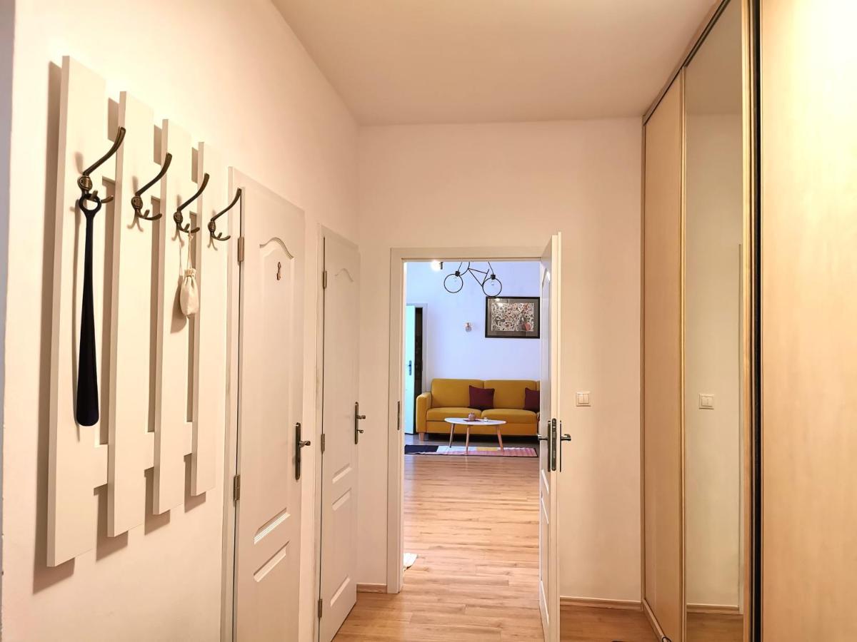 Cozyhome The Castle Apartment - Spacious, Quiet, High Ceiling Bratislava Dış mekan fotoğraf